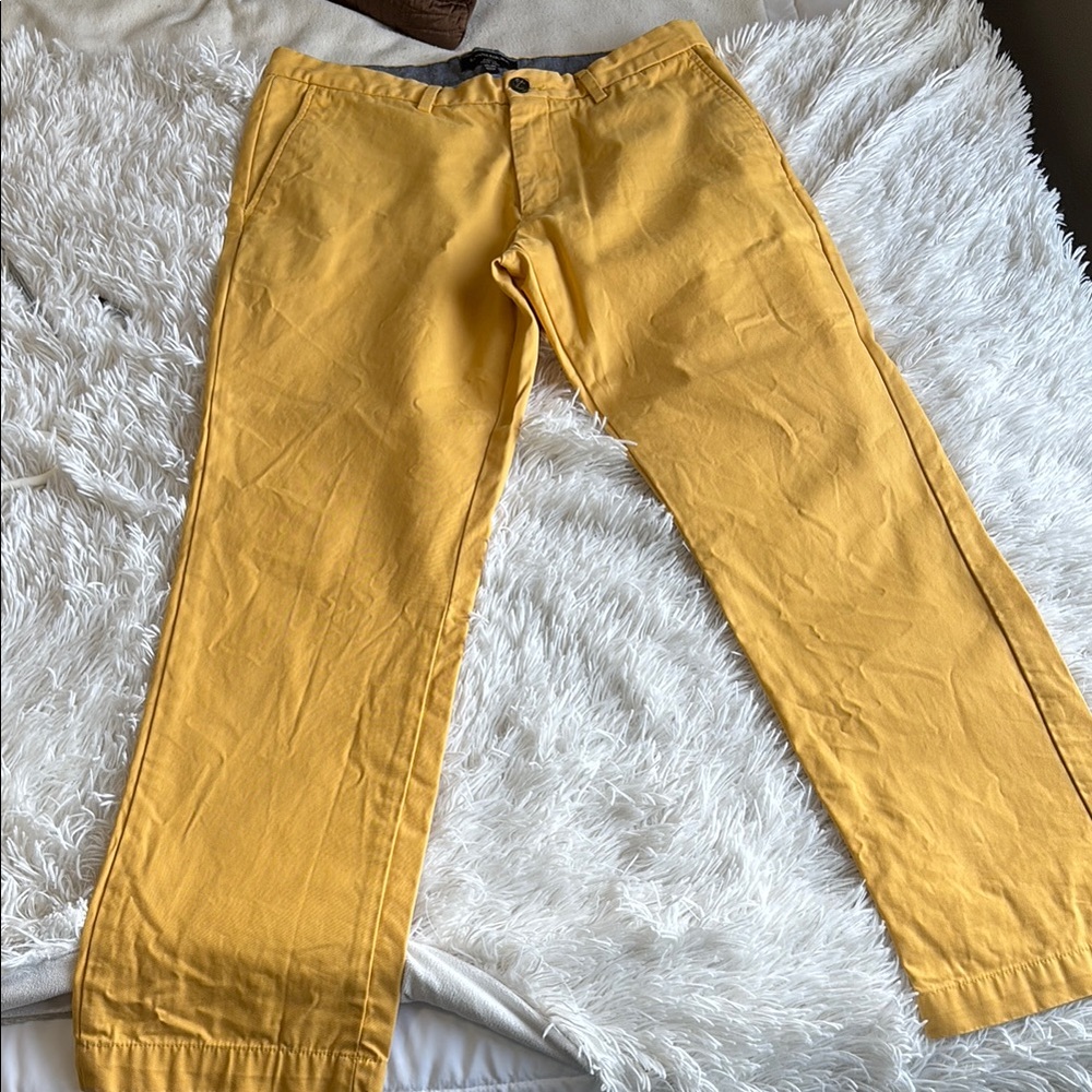 Banana Republic yellow Aiden fit chinos 33/30 100% cotton
